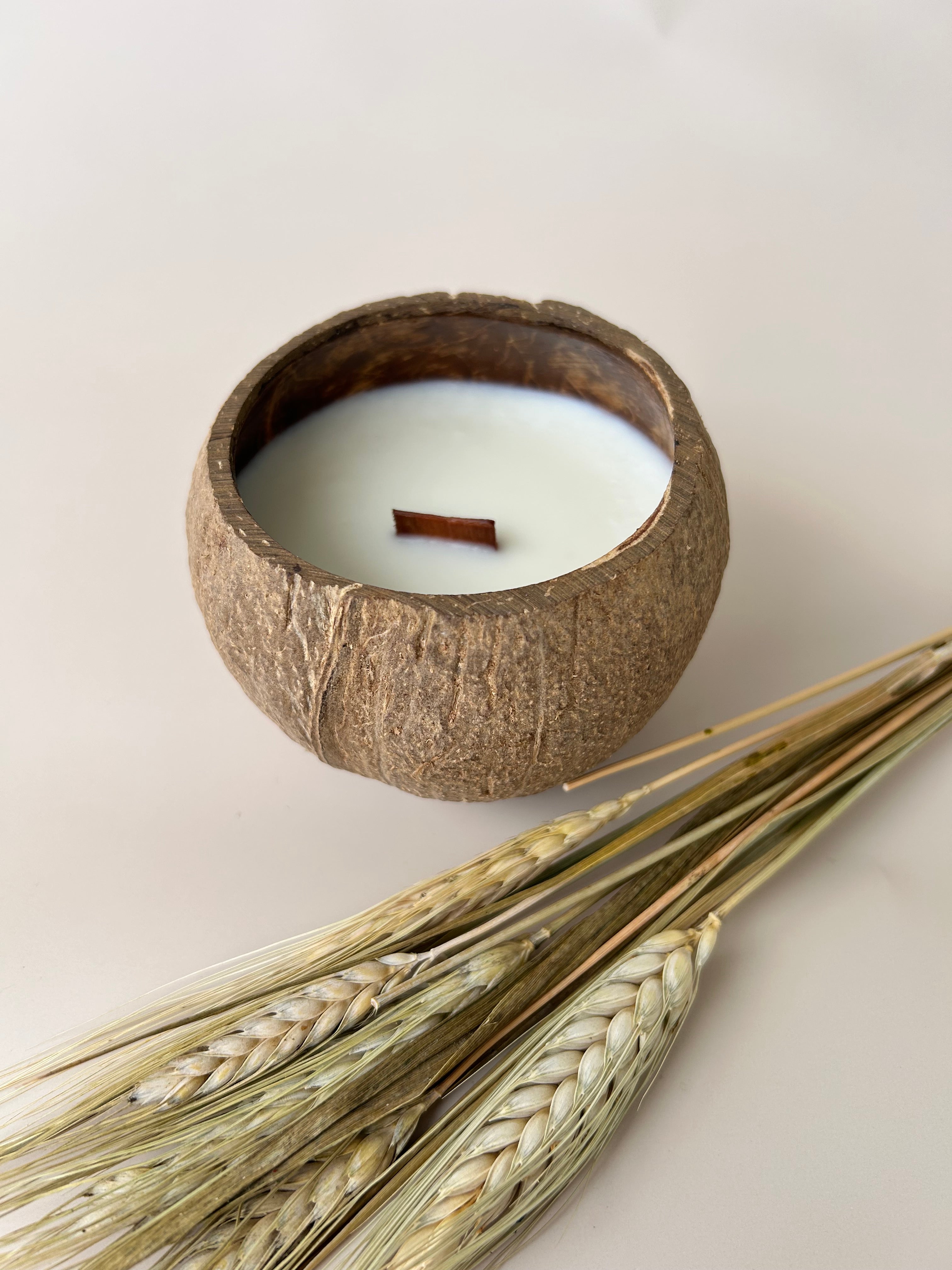 COCONUT BREEZE - Vela especial en coco natural The Hygge Candles