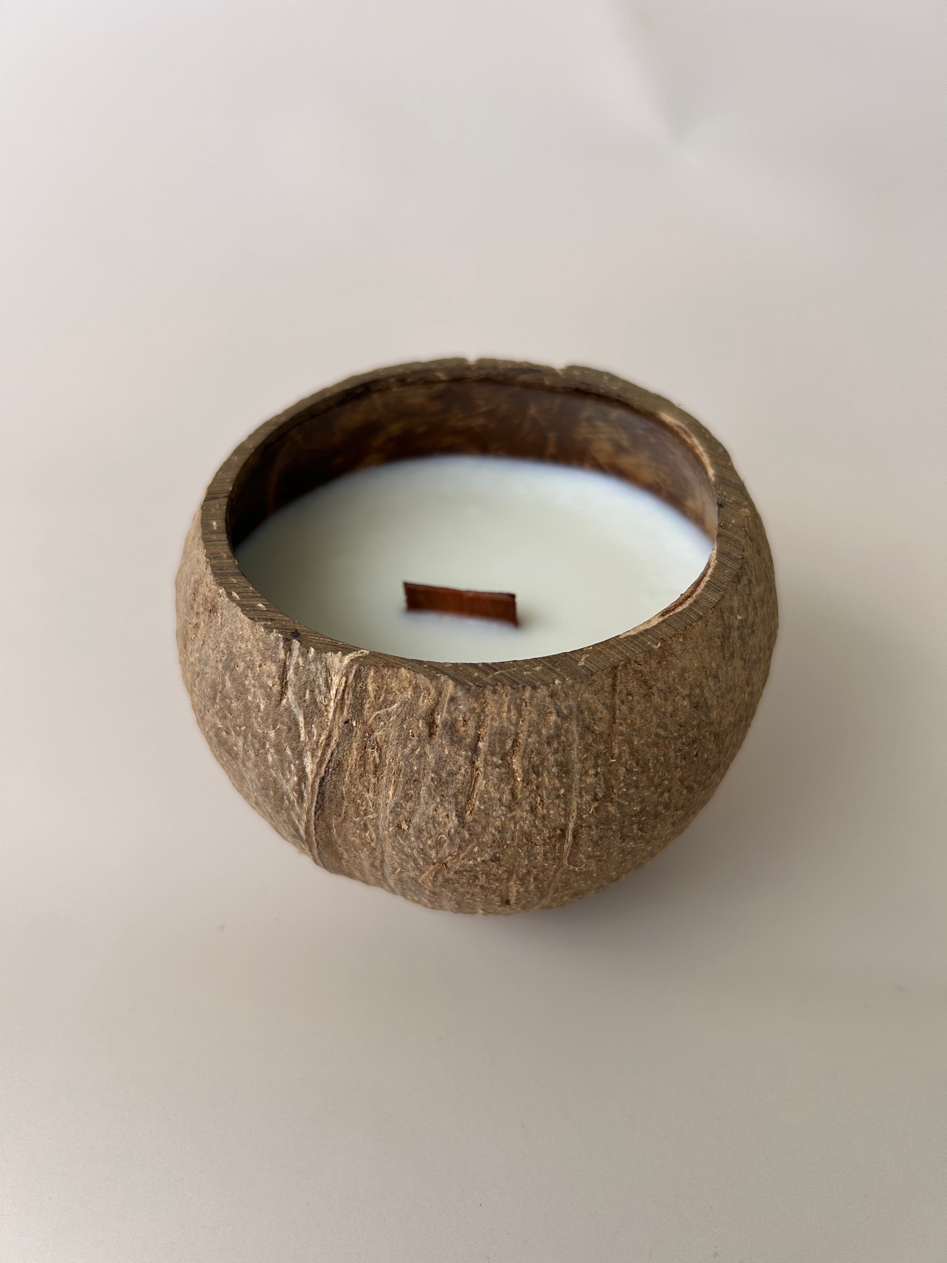 COCONUT BREEZE - Vela especial en coco natural The Hygge Candles