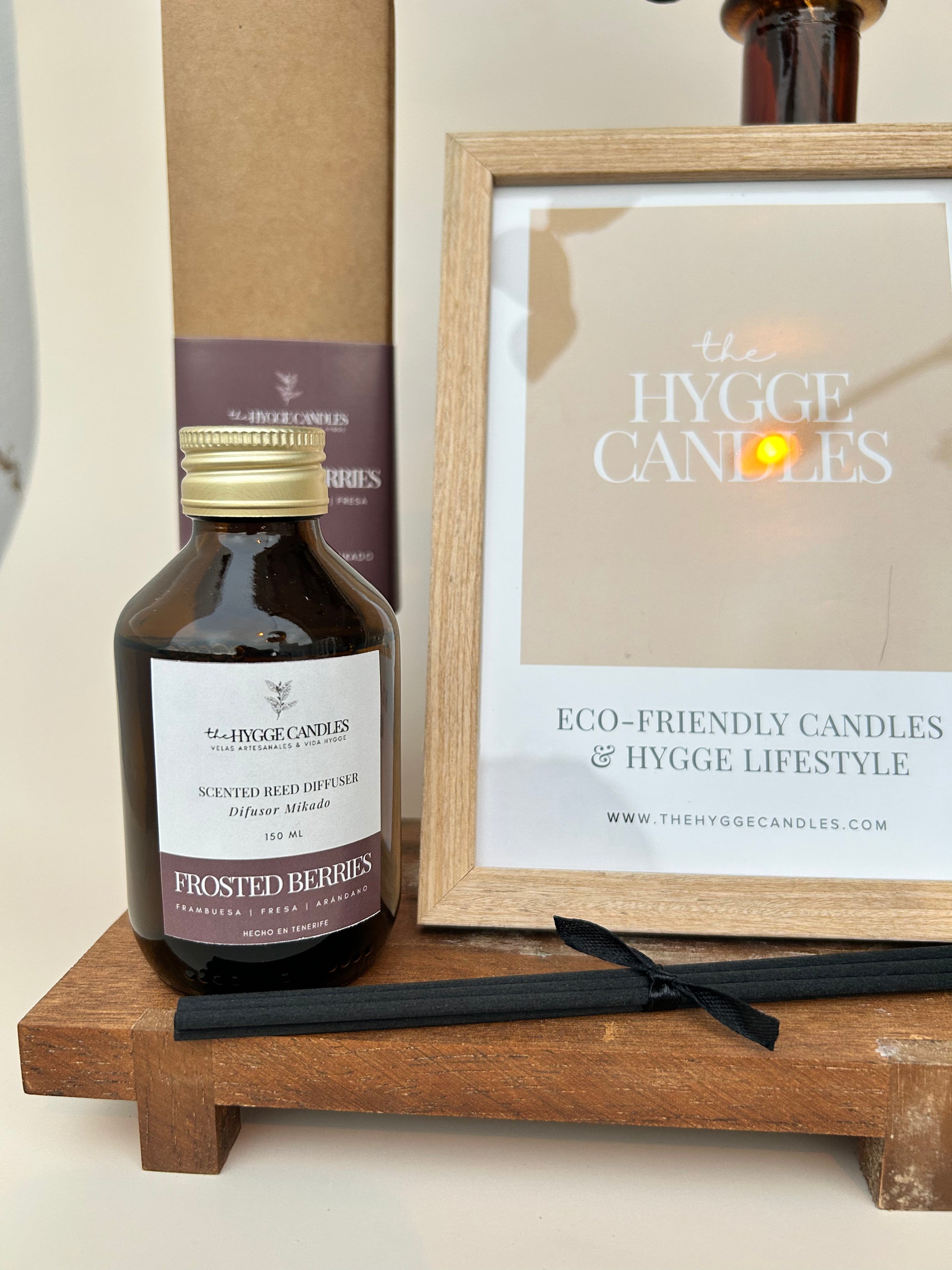 FROSTED BERRIES - Ambientador difusor en mikado The Hygge Candles